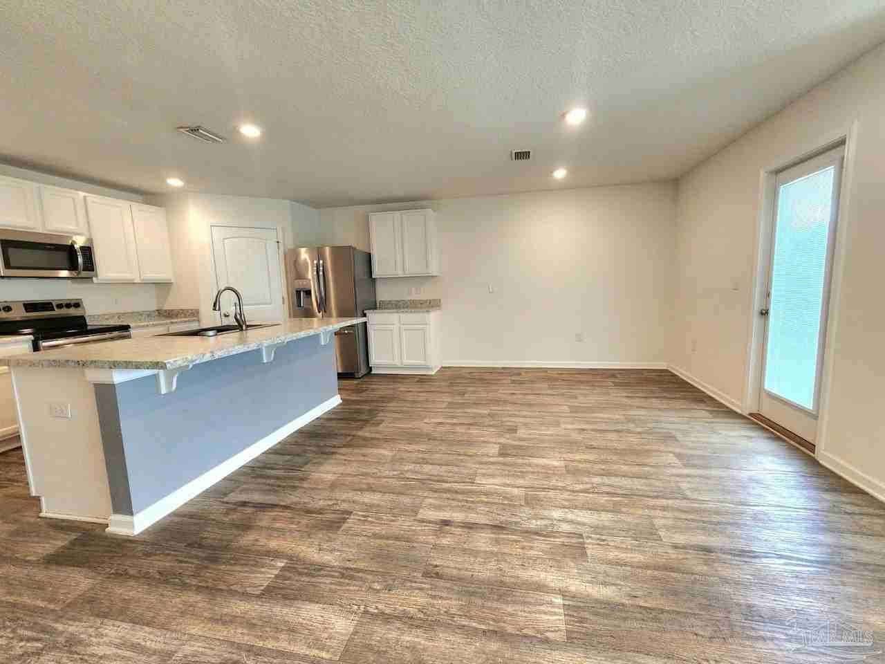 7457 Steeplechase Blvd - Photo 5 of 28