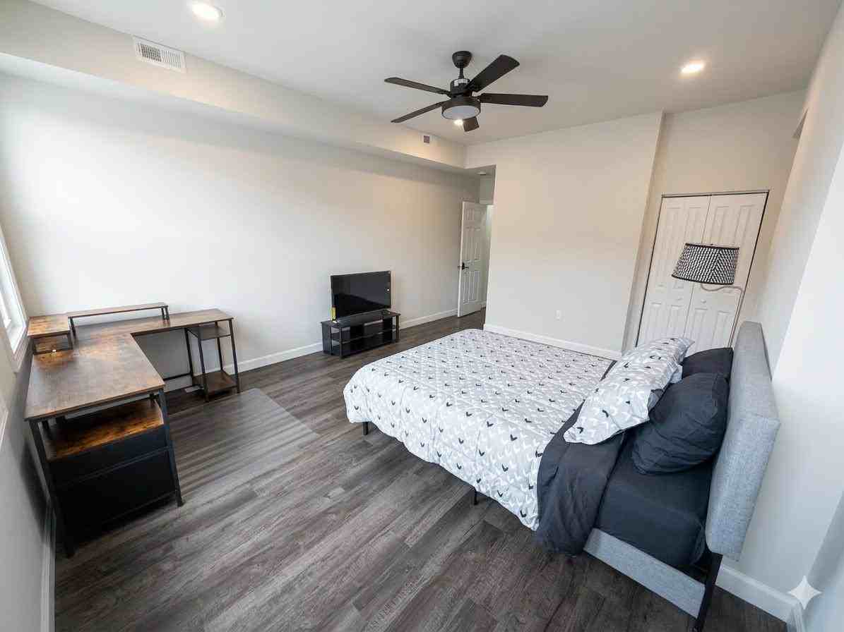 Dolphin St - Photo 6 of 7