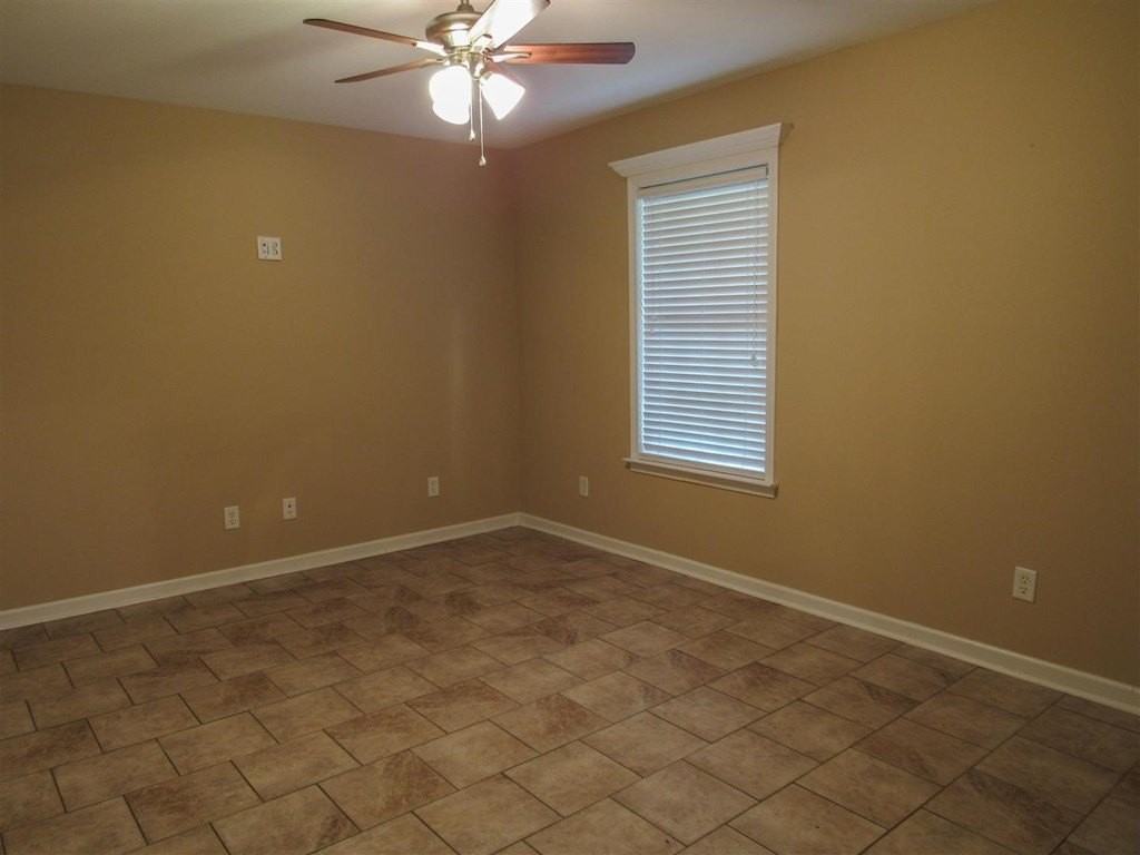 1218 Allen St - Photo 7 of 17