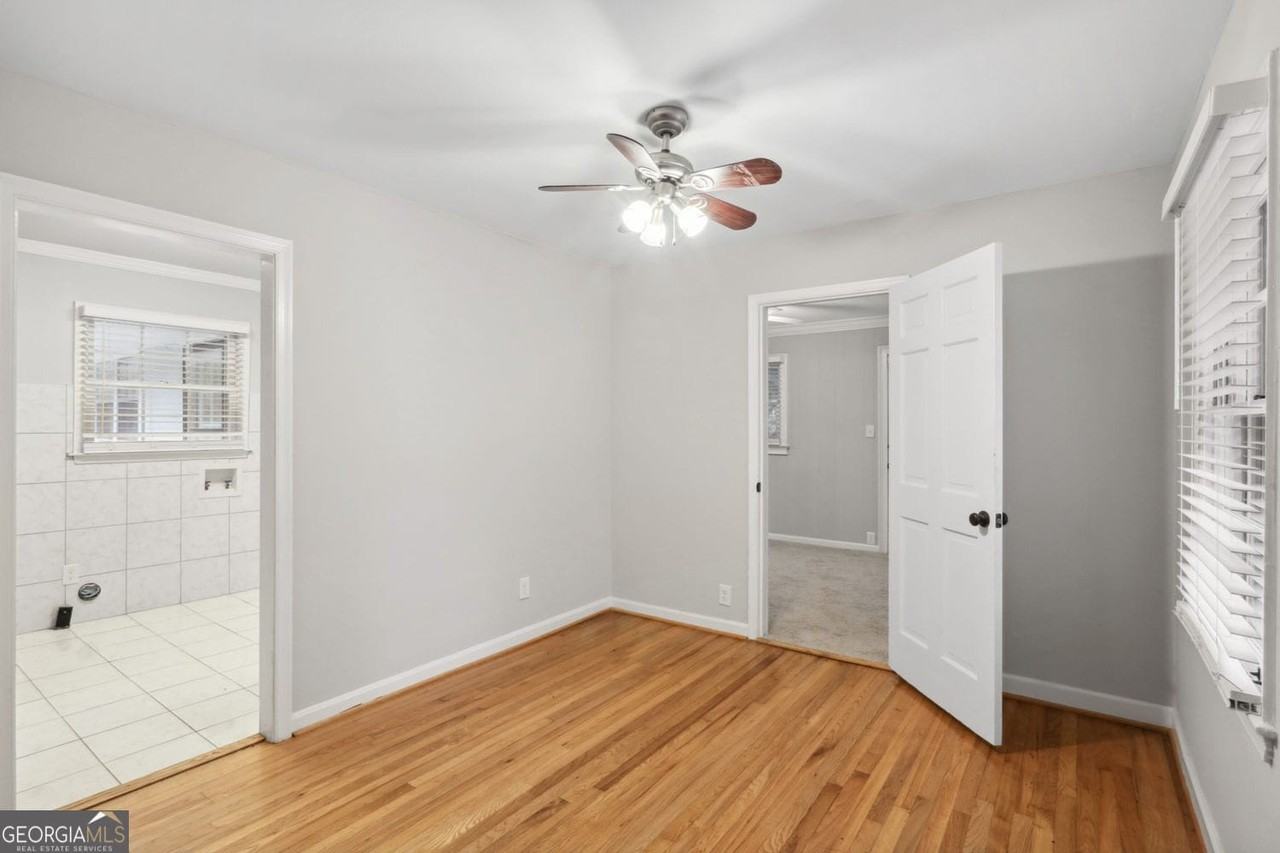 2120 Meadowbrook Ln Se - Photo 5 of 18