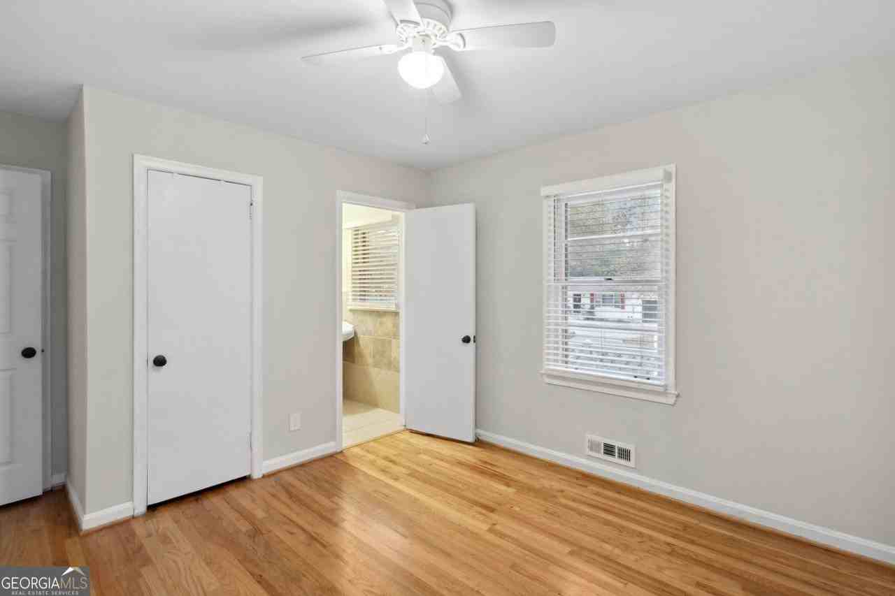 2120 Meadowbrook Ln Se - Photo 6 of 18