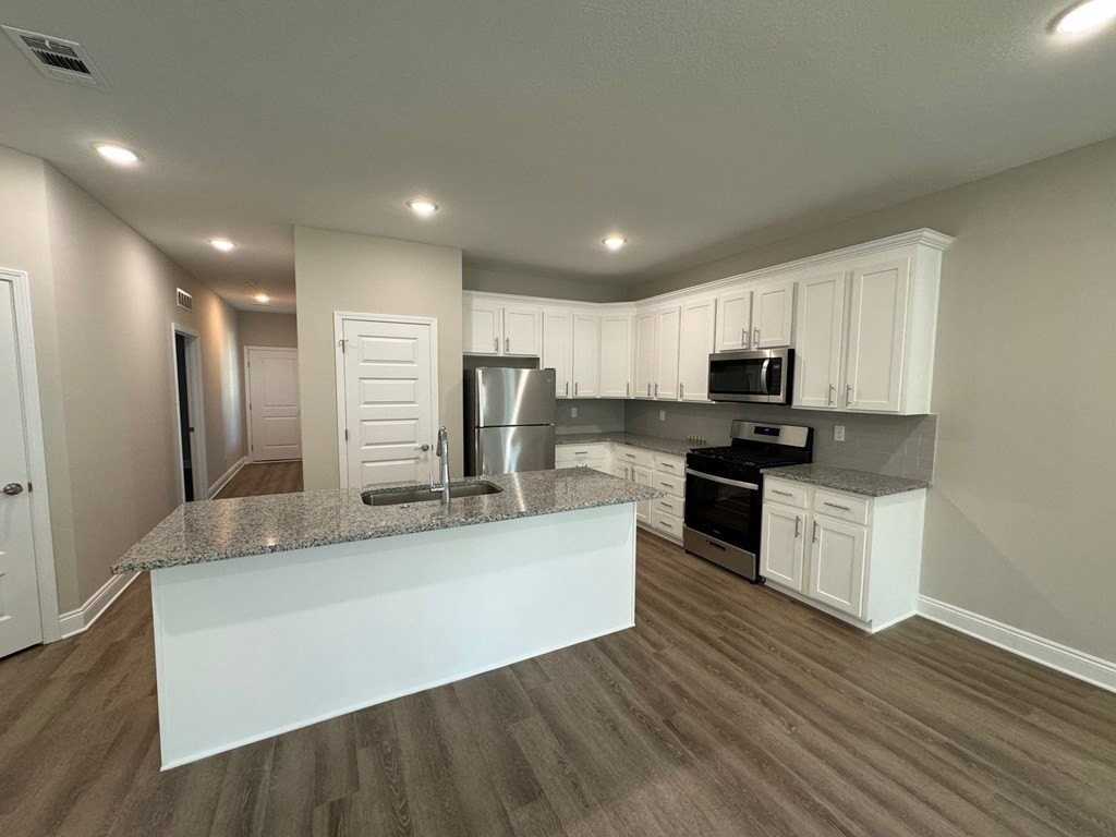 207 Mosaic Dr - Photo 4 of 30