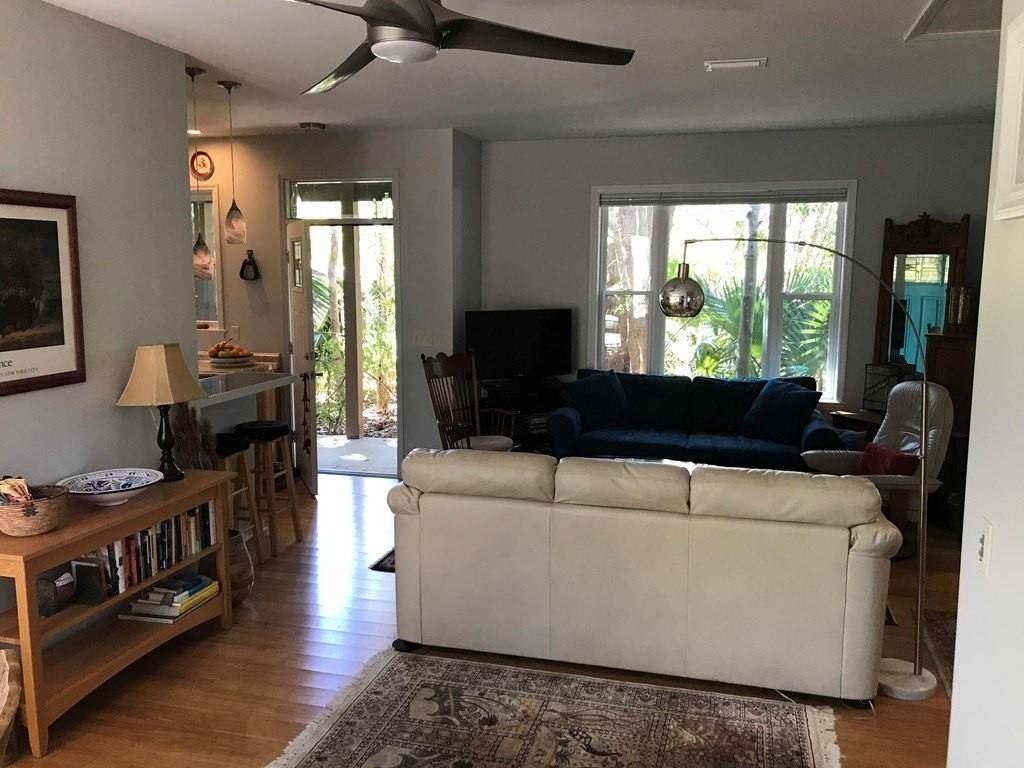 123 Avenue L - Photo 5 of 19