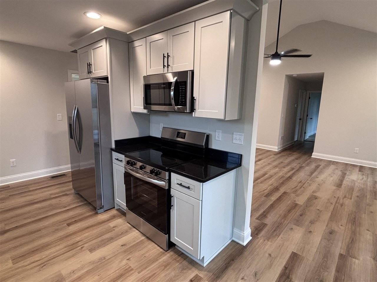 308 Goldenrod St - Photo 2 of 14