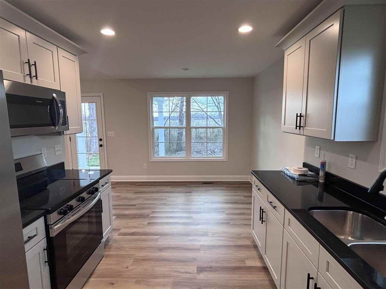 308 Goldenrod St - Photo 3 of 14