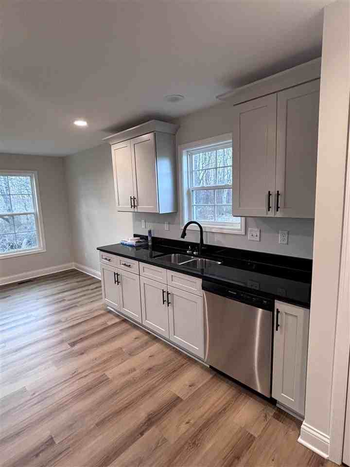 308 Goldenrod St - Photo 4 of 14