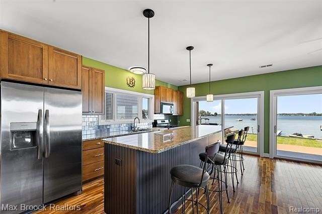 2022 Willow Beach St - Photo 4 of 26