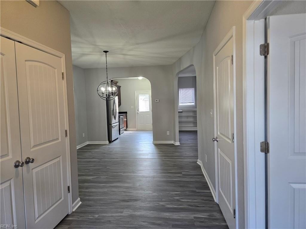 1402 Laurel Ave - Photo 2 of 46