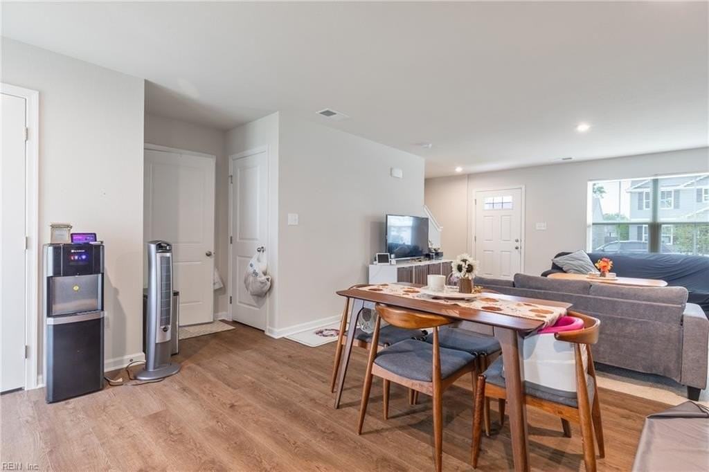 213 Monmouth St - Photo 7 of 22