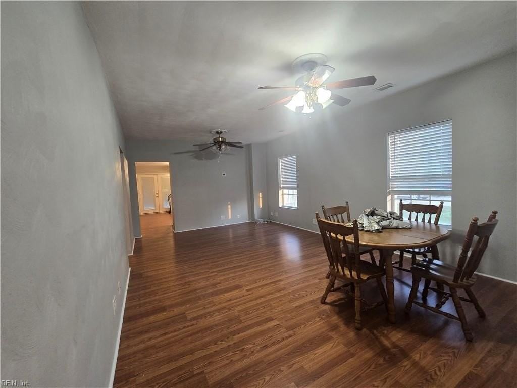 1017 Geneva Ave - Photo 6 of 24