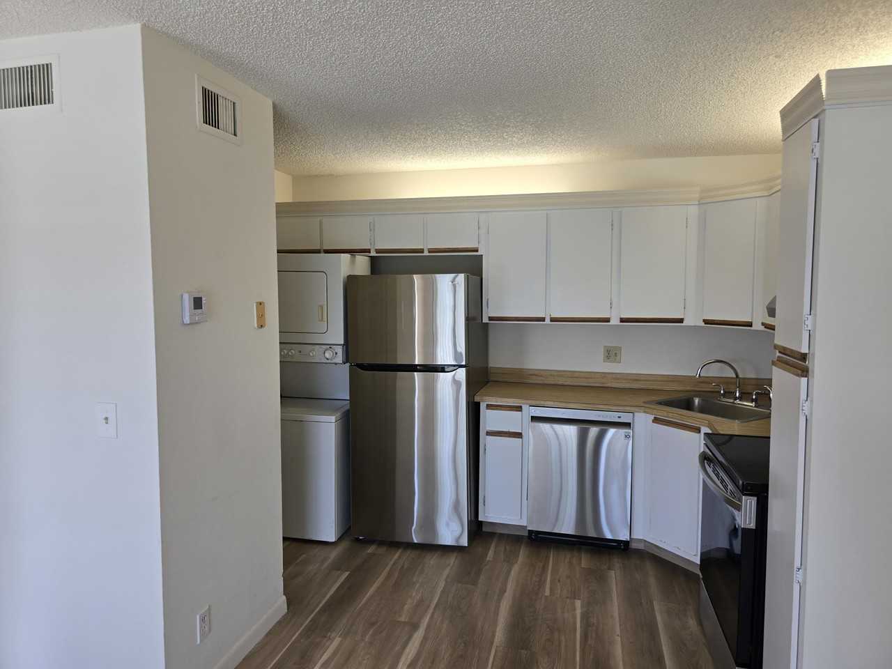 1108 Green Pine Blvd Apt C2 - Photo 4 of 11