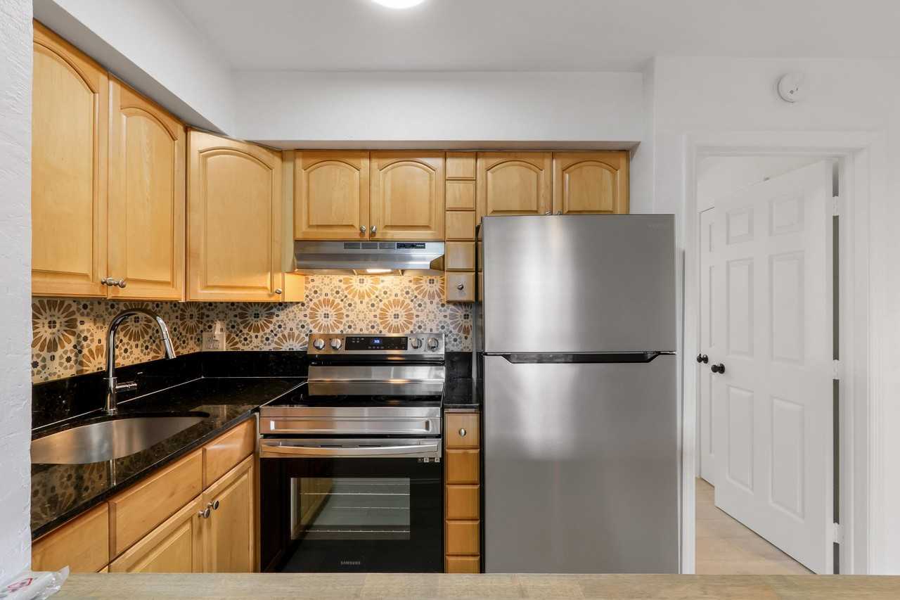 1125 Sw 15th Ave Apt 3 - Photo 2 of 27