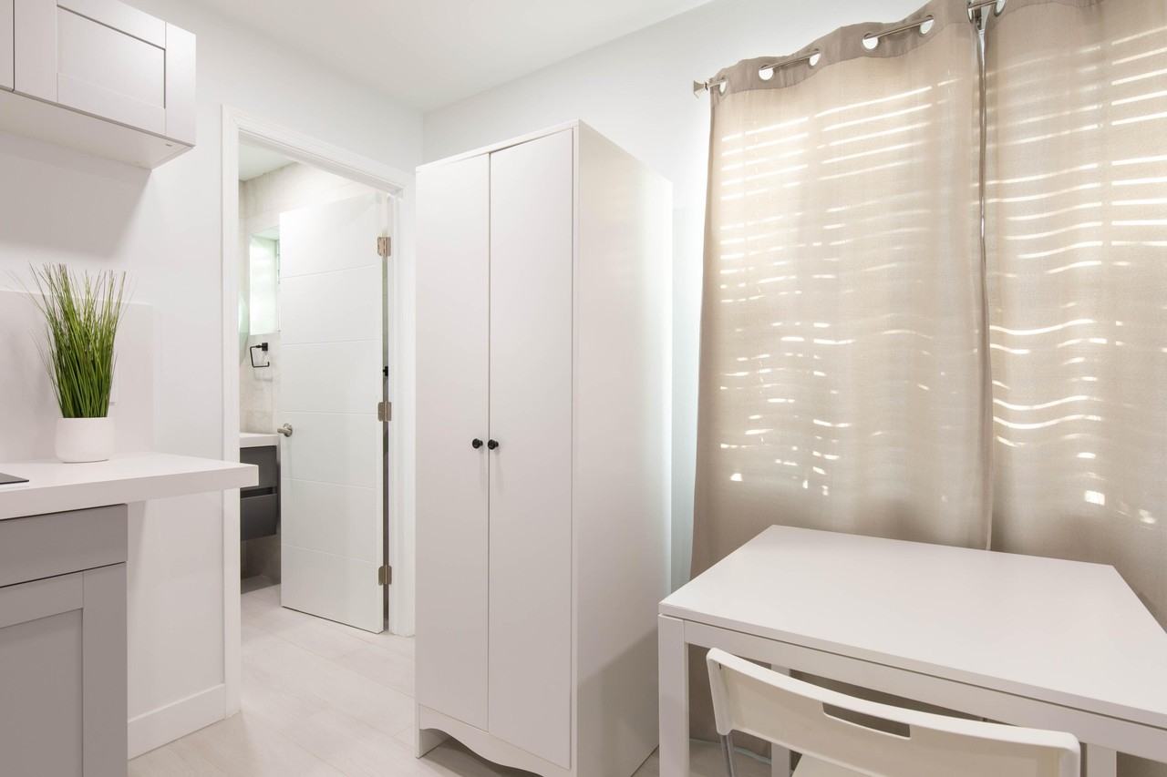 1826 Jefferson St - Photo 3 of 13