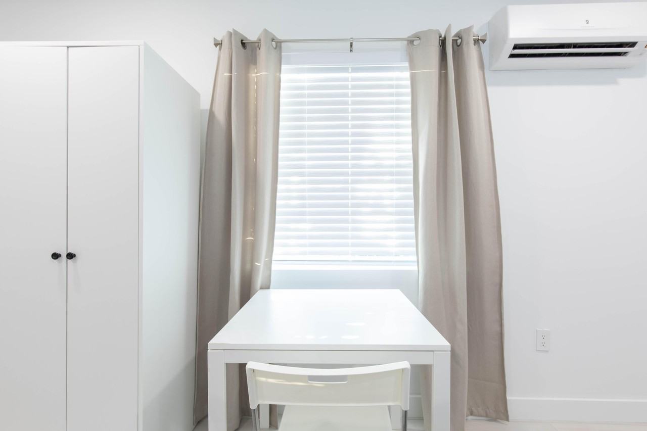 1826 Jefferson St - Photo 4 of 13