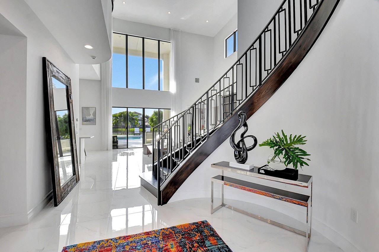 9766 Vitrail Ln - Photo 2 of 32