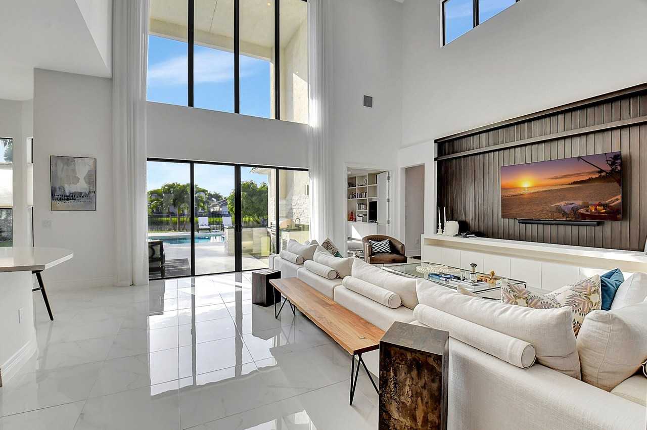 9766 Vitrail Ln - Photo 3 of 32