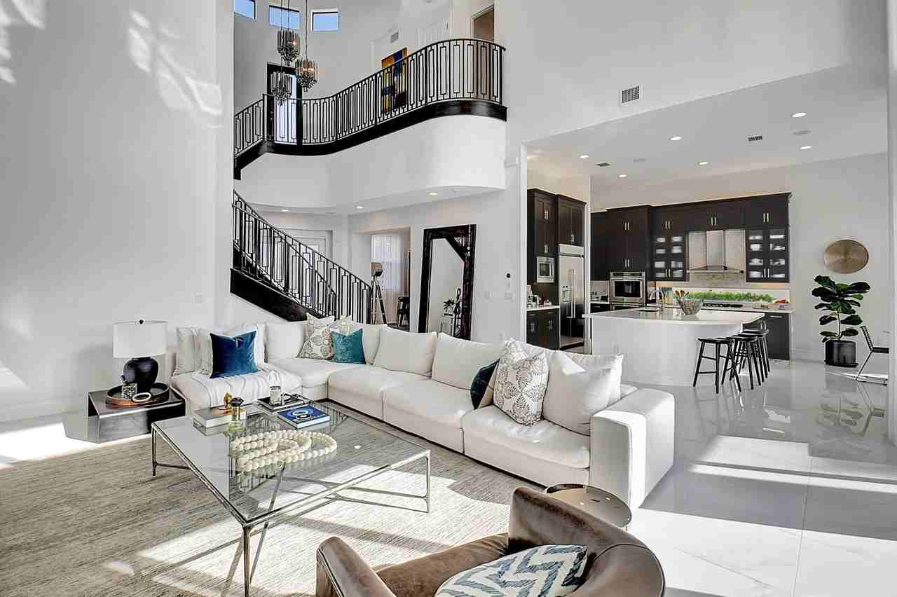 9766 Vitrail Ln - Photo 5 of 32