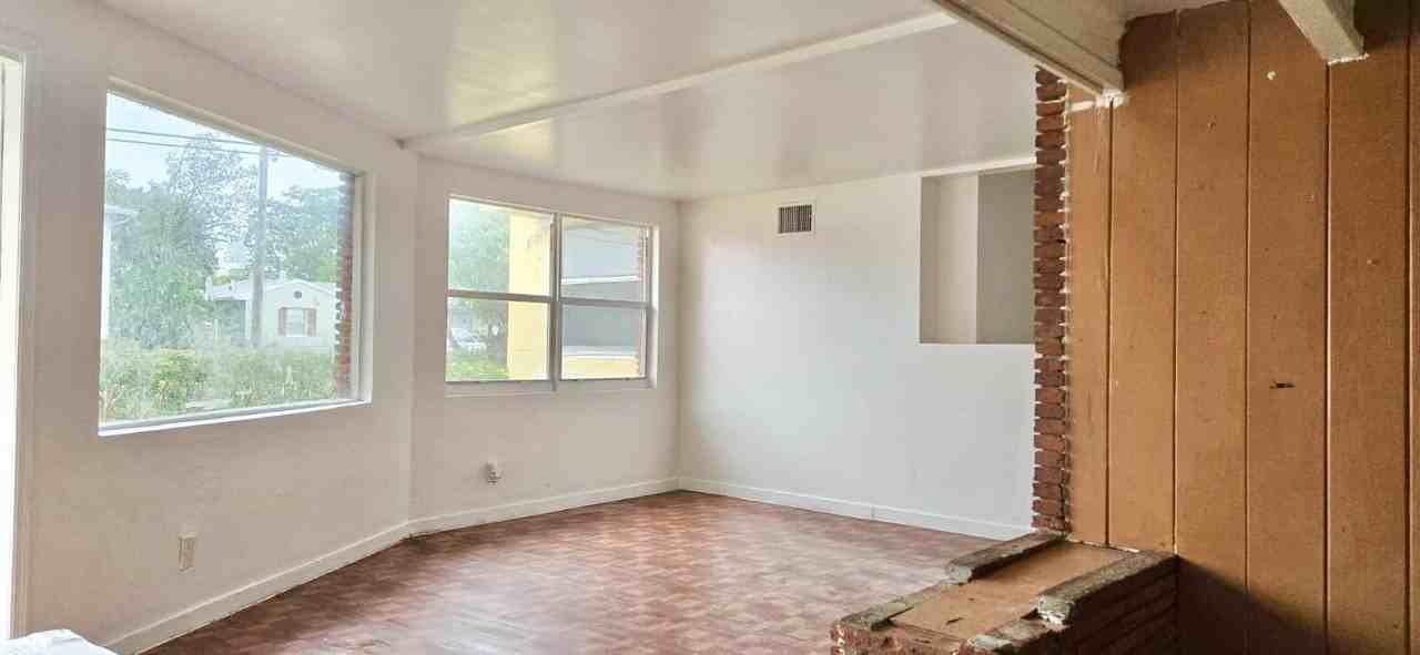 2325 Johnson St - Photo 6 of 21