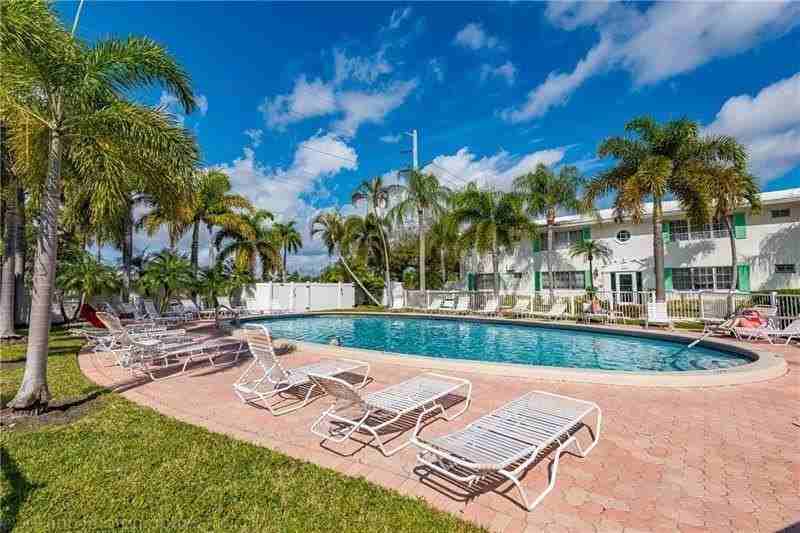 1851 Ne 62nd St Apt 603 - Photo 6 of 9