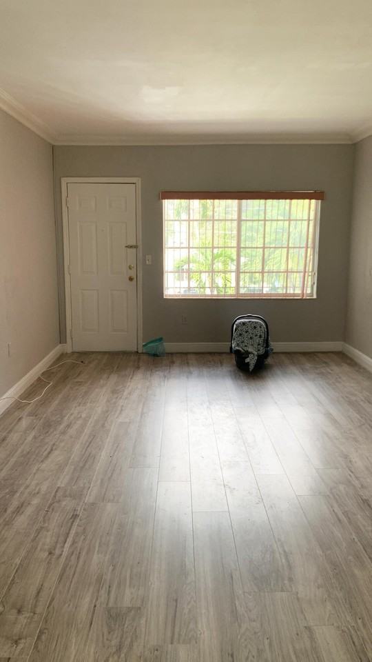 555 Sw 16th Ave Unit 13 - Photo 2 of 8