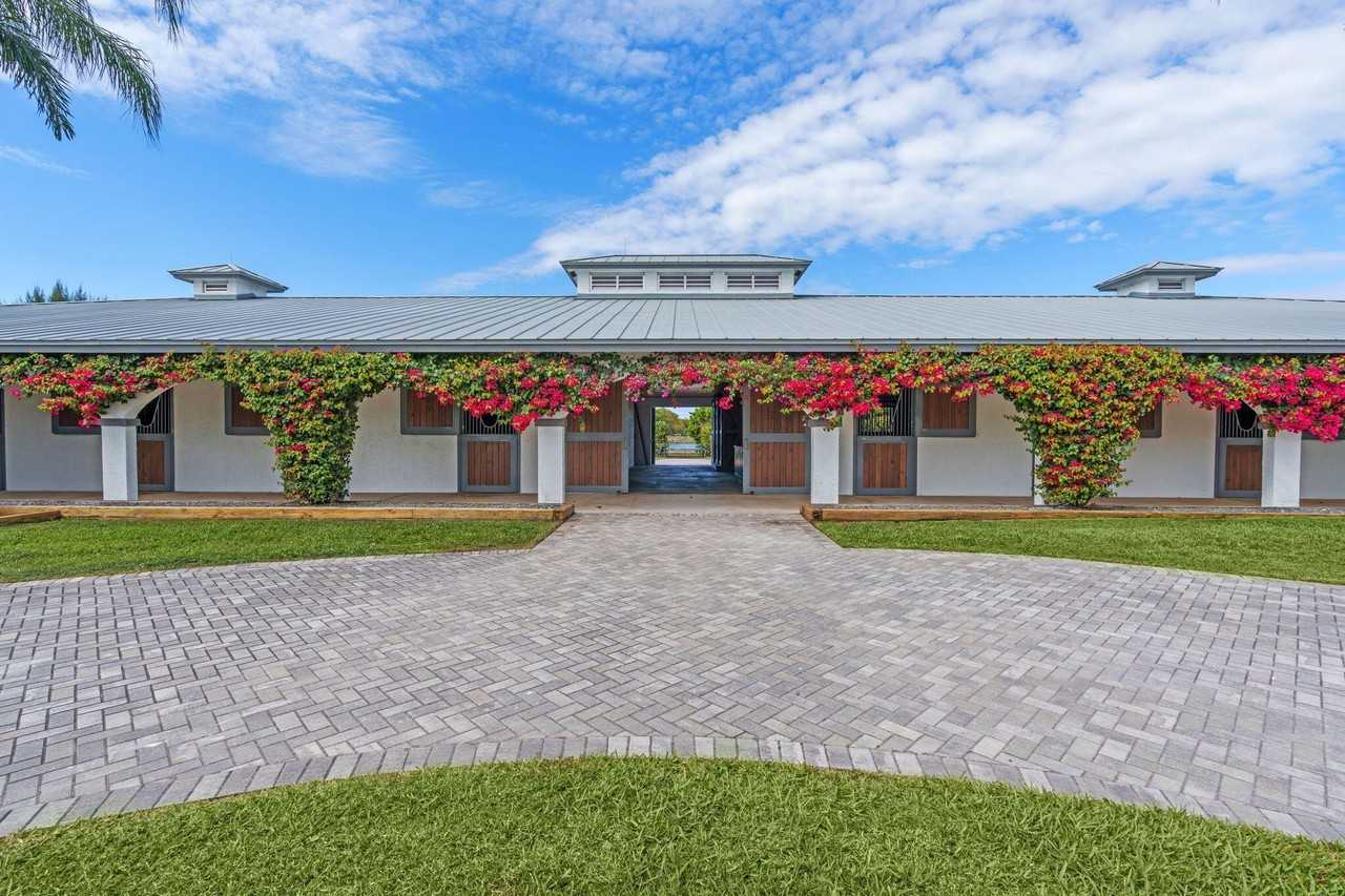 13155 Southfields Rd - Photo 2 of 50