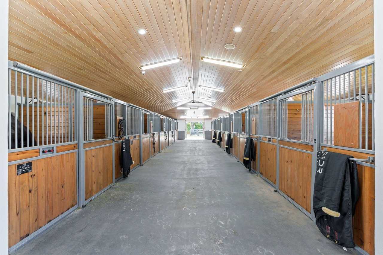 13155 Southfields Rd - Photo 7 of 50