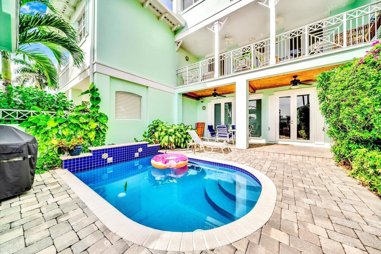 138 Marine Way - Photo 3 of 27