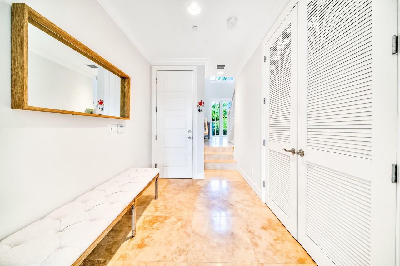 138 Marine Way - Photo 4 of 27