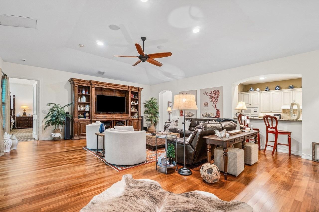 307 Chambord Ter - Photo 5 of 35