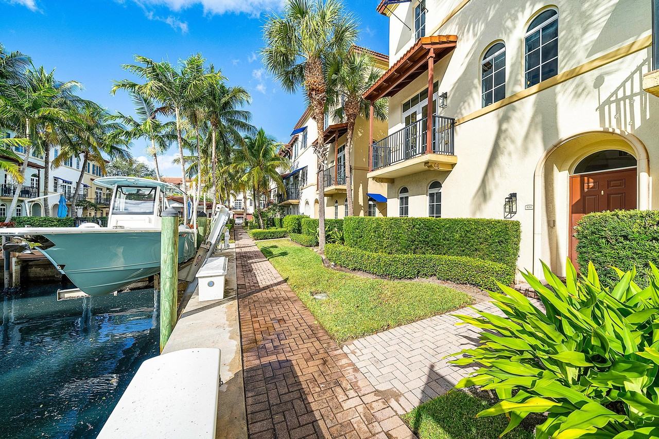 824 Virginia Garden Dr - Photo 5 of 50