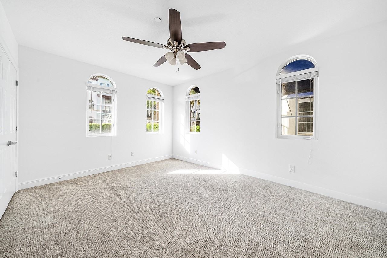 824 Virginia Garden Dr - Photo 5 of 38
