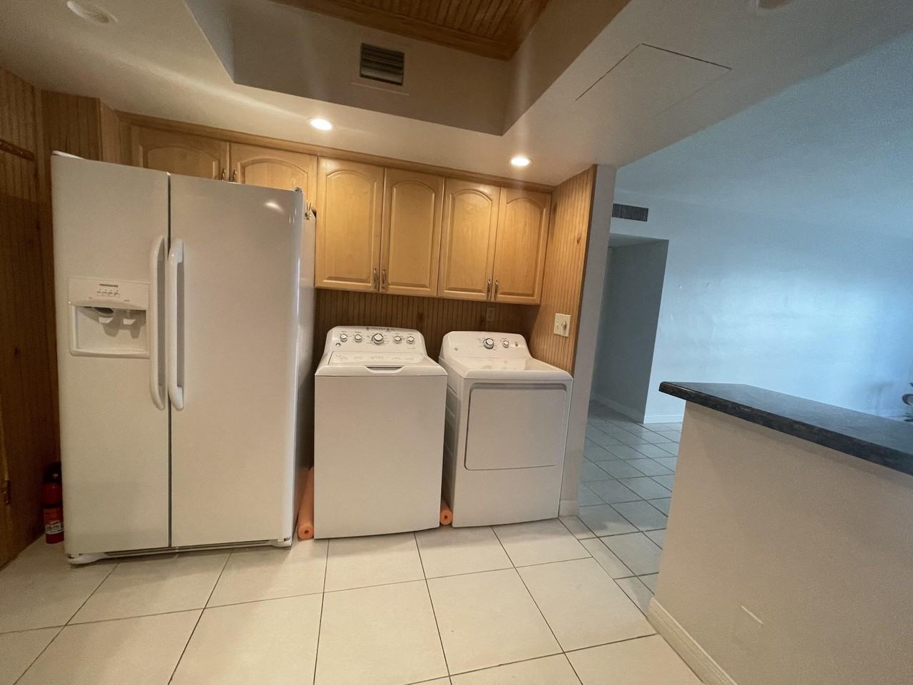 3850 Galt Ocean Dr Apt 208 - Photo 5 of 16