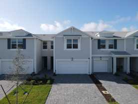 586 Salisbury Cir - Photo 1 of 1