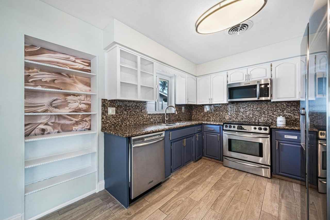 2611 Ne 16th St - Photo 7 of 31