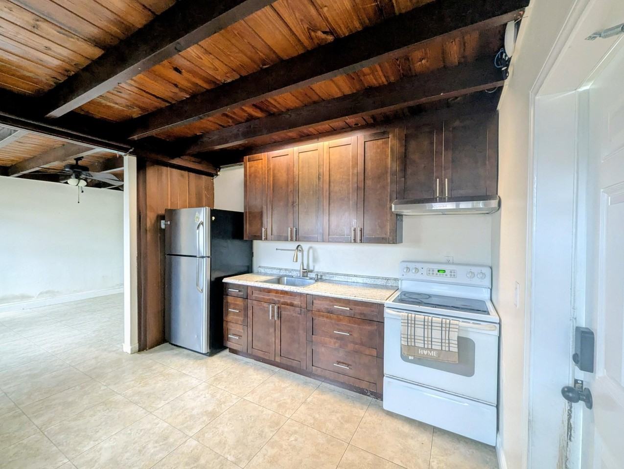 321 Se 15th Ave Apt A5 - Photo 5 of 12