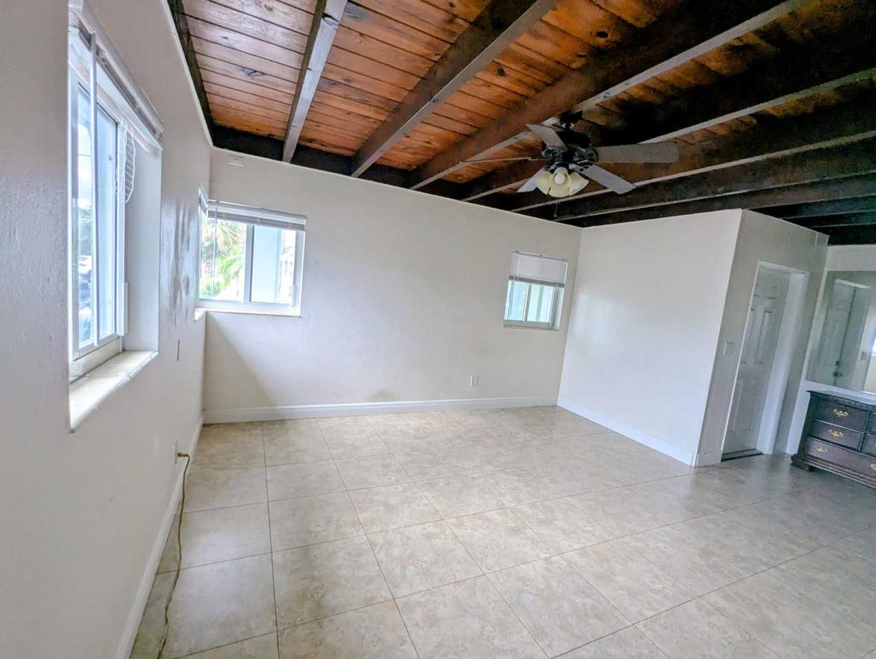 321 Se 15th Ave Apt A5 - Photo 6 of 12