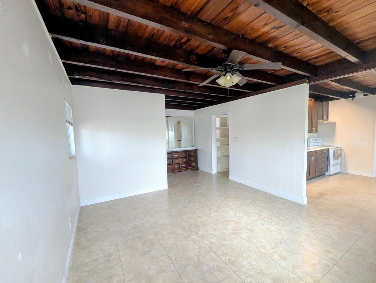 321 Se 15th Ave Apt A5 - Photo 7 of 12