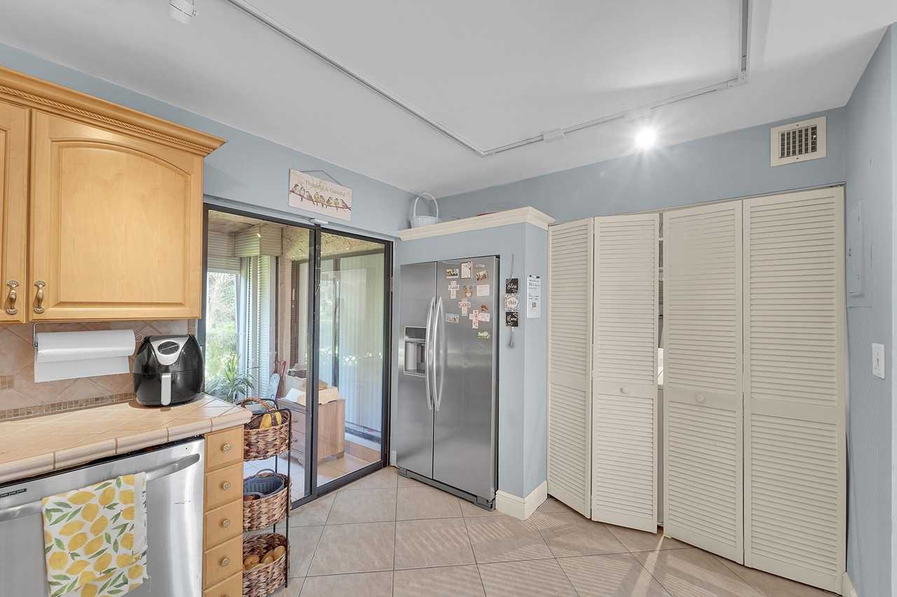 261 Wimbledon Lake Dr - Photo 6 of 19