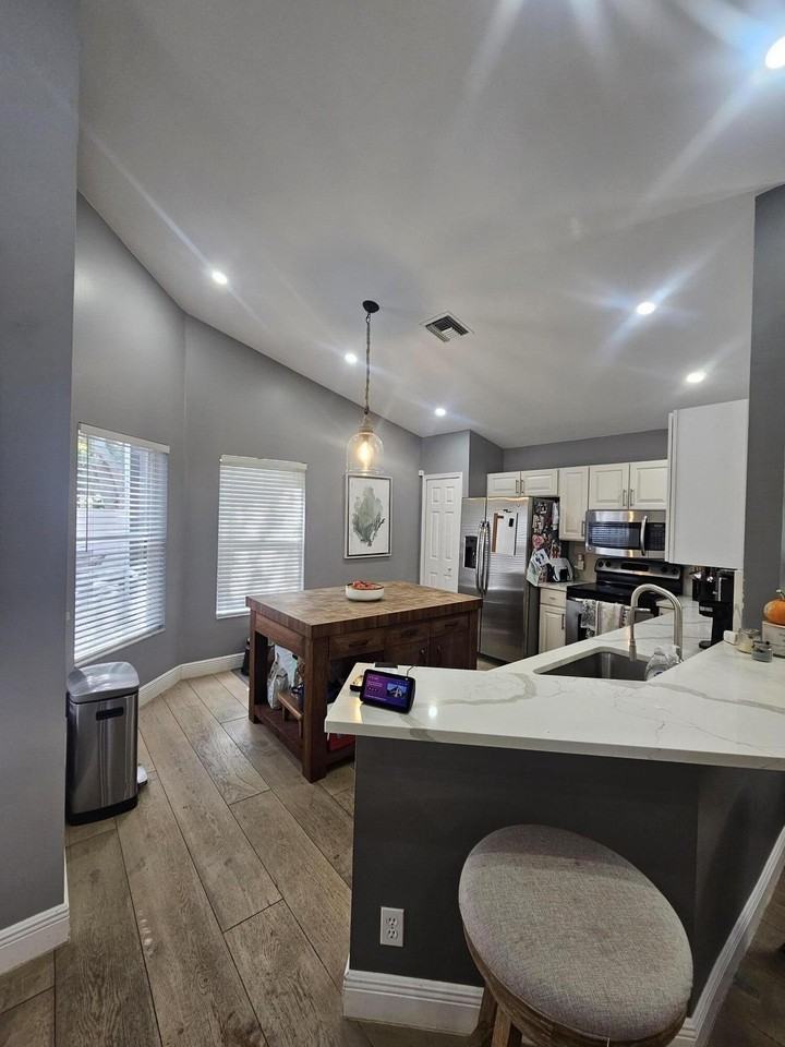 2053 Normandy Cir - Photo 5 of 21