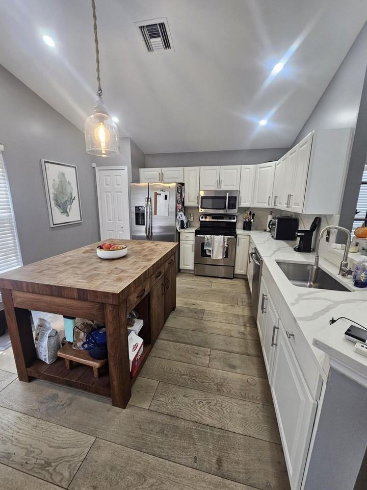 2053 Normandy Cir - Photo 6 of 21