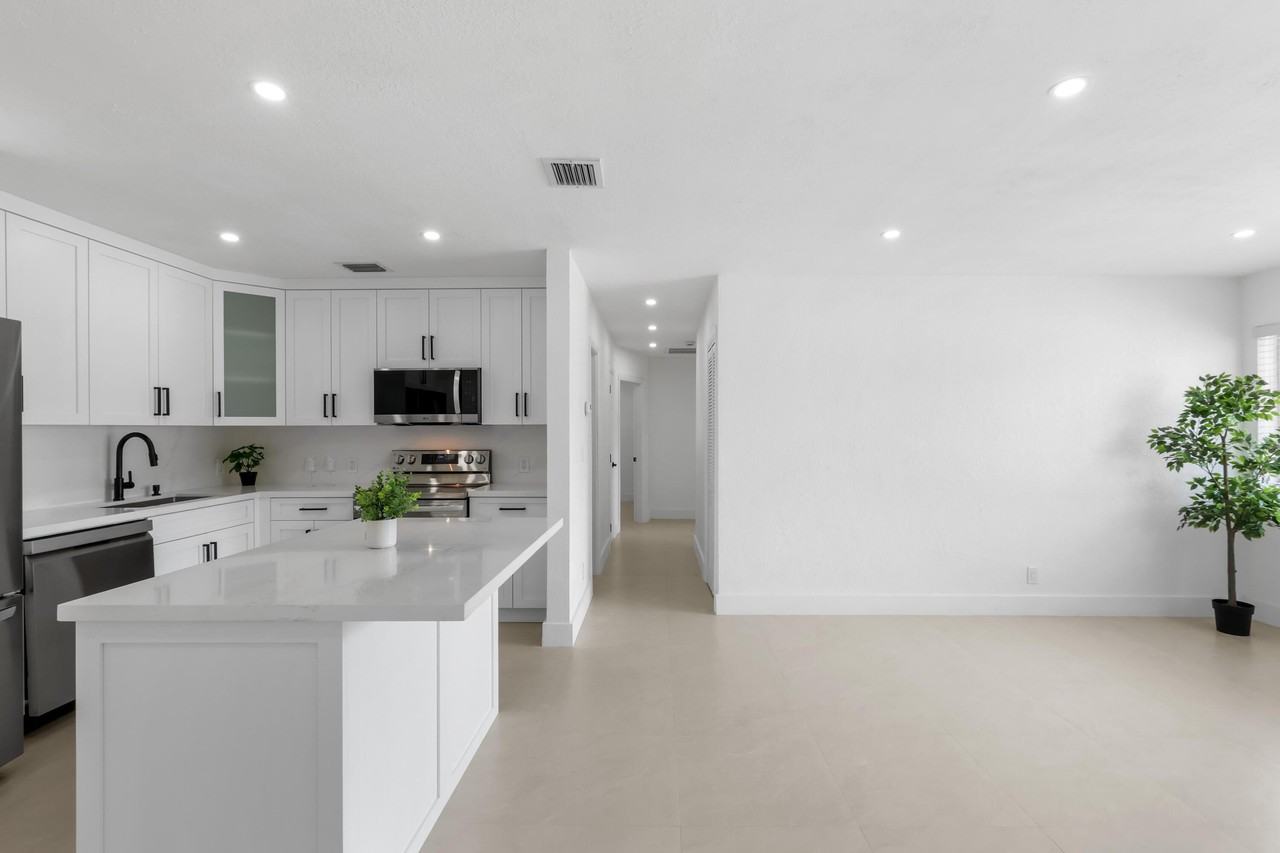 6573 Eaton St - Photo 7 of 38