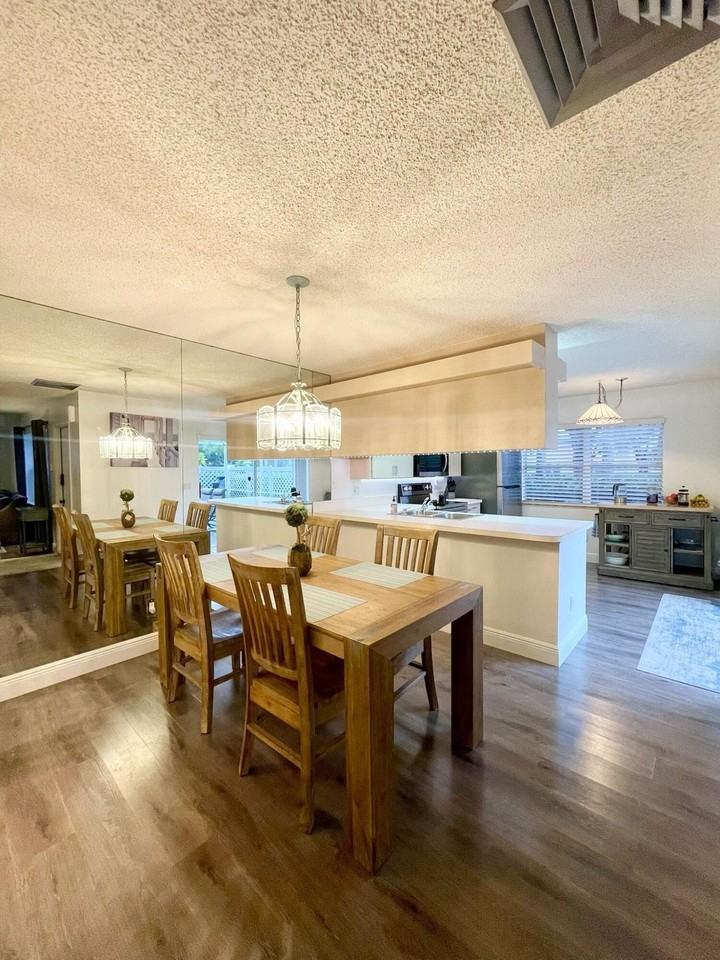 1917 Stratford Way - Photo 4 of 22