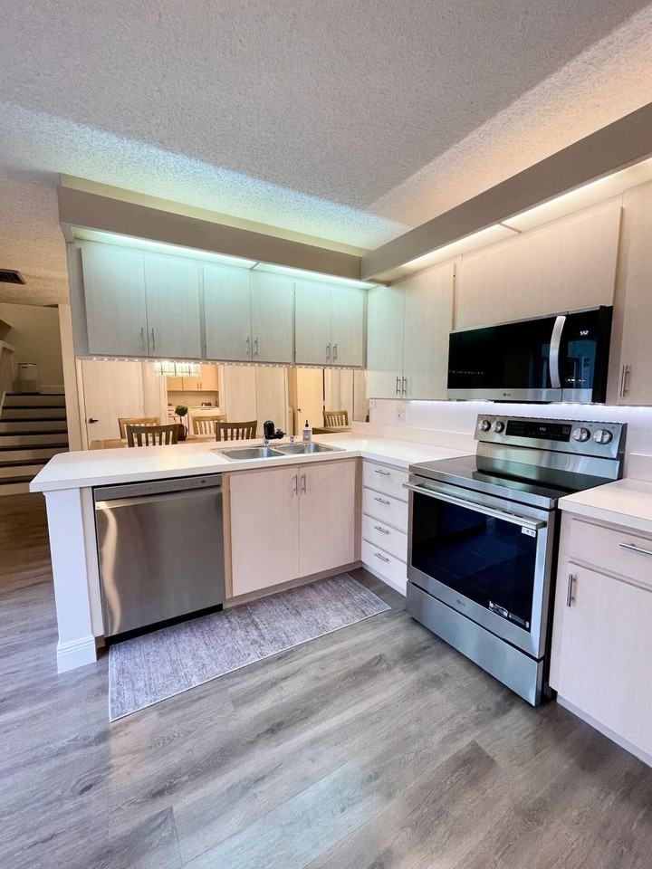 1917 Stratford Way - Photo 7 of 22