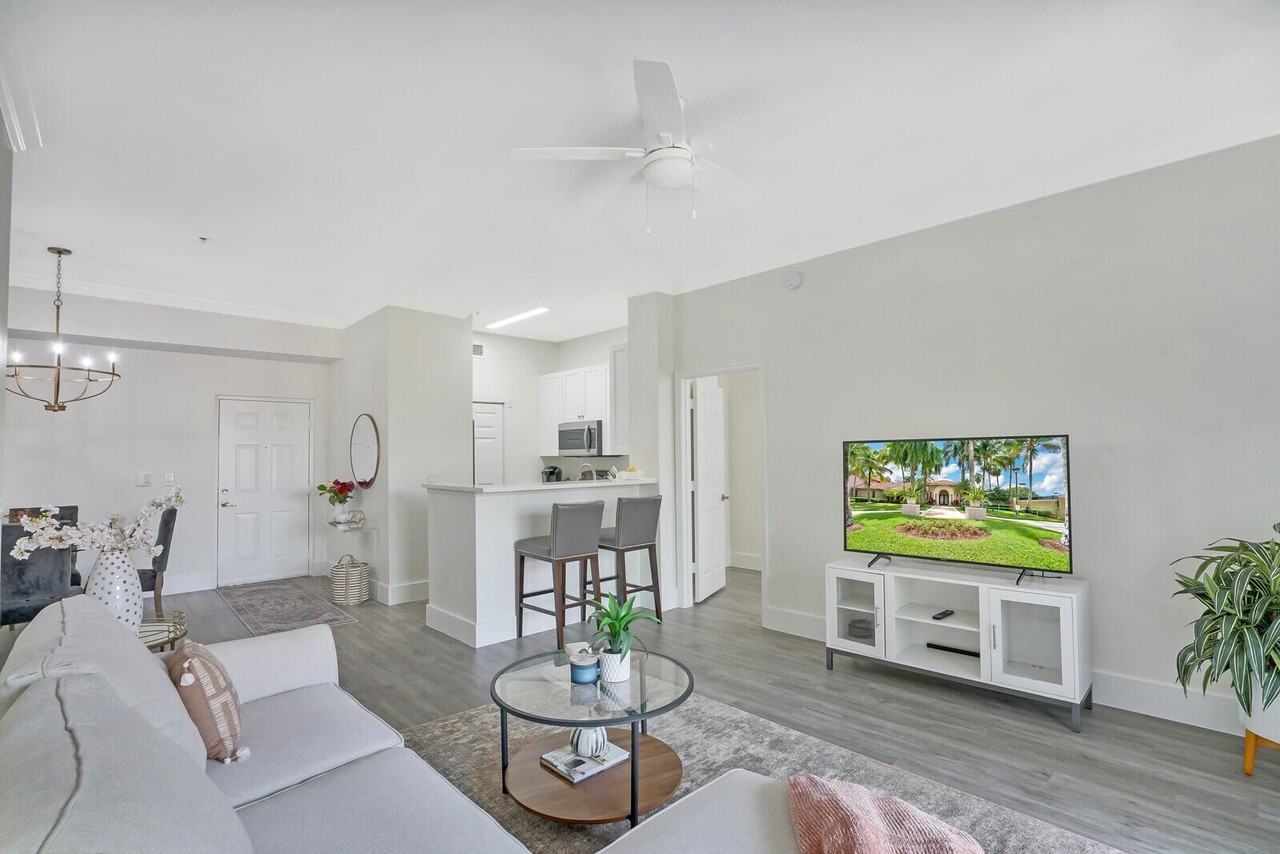 11720 Saint Andrews Pl Apt 306 - Photo 7 of 34