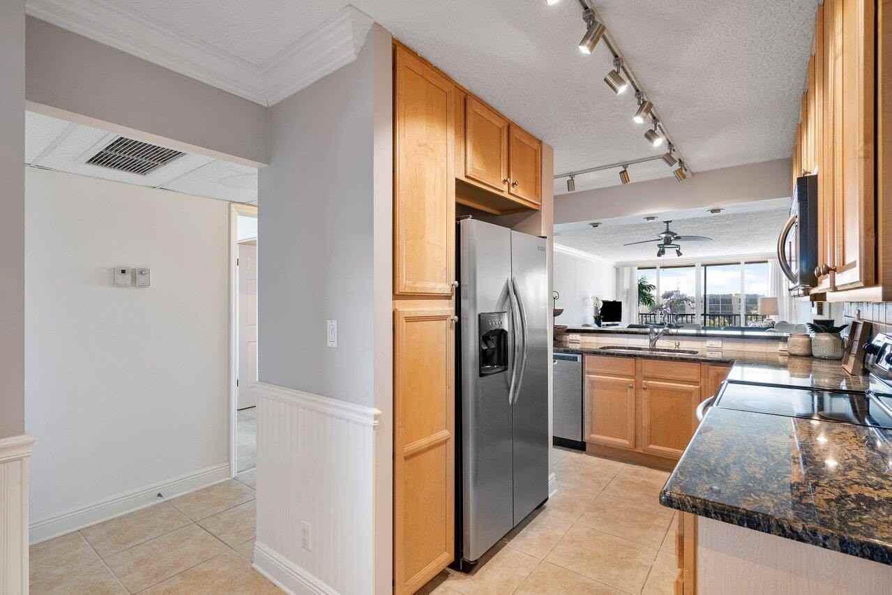 9 Royal Palm Way Unit 6060 - Photo 5 of 31