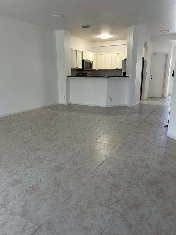 6974 Oak Bridge Ln - Photo 4 of 16