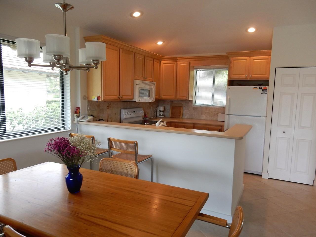 311 Club Dr - Photo 7 of 12