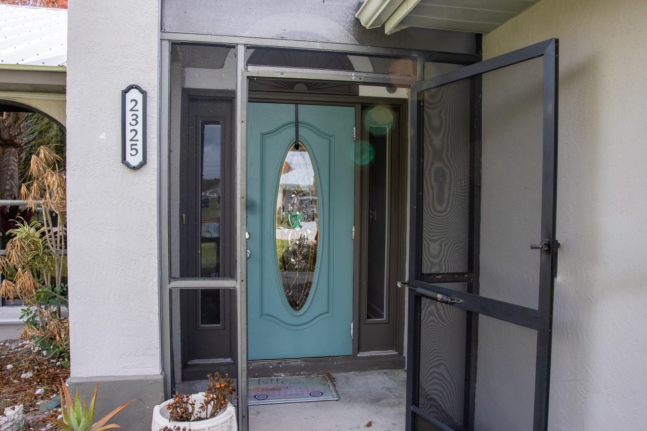 2325 Se Beechwood Ter - Photo 2 of 38