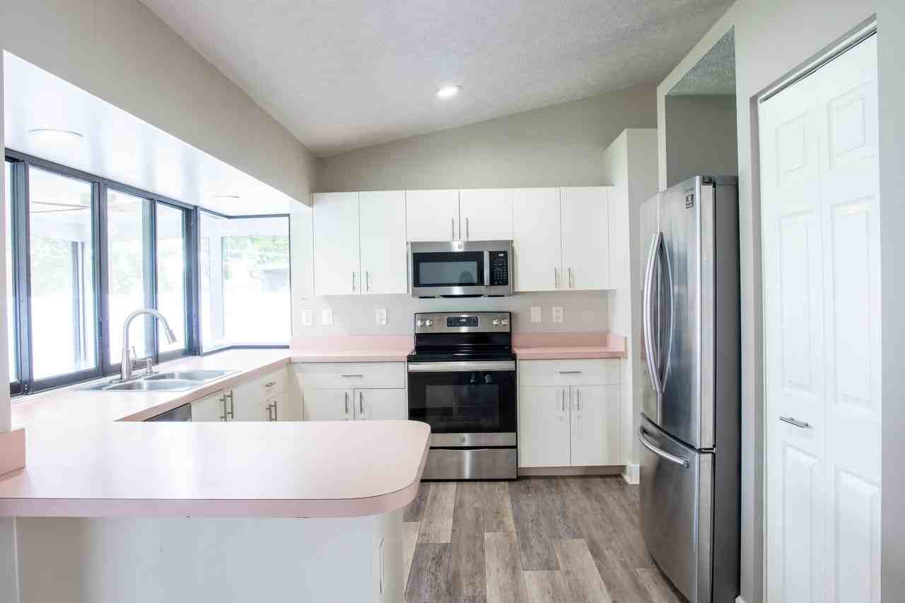 2325 Se Beechwood Ter - Photo 7 of 38