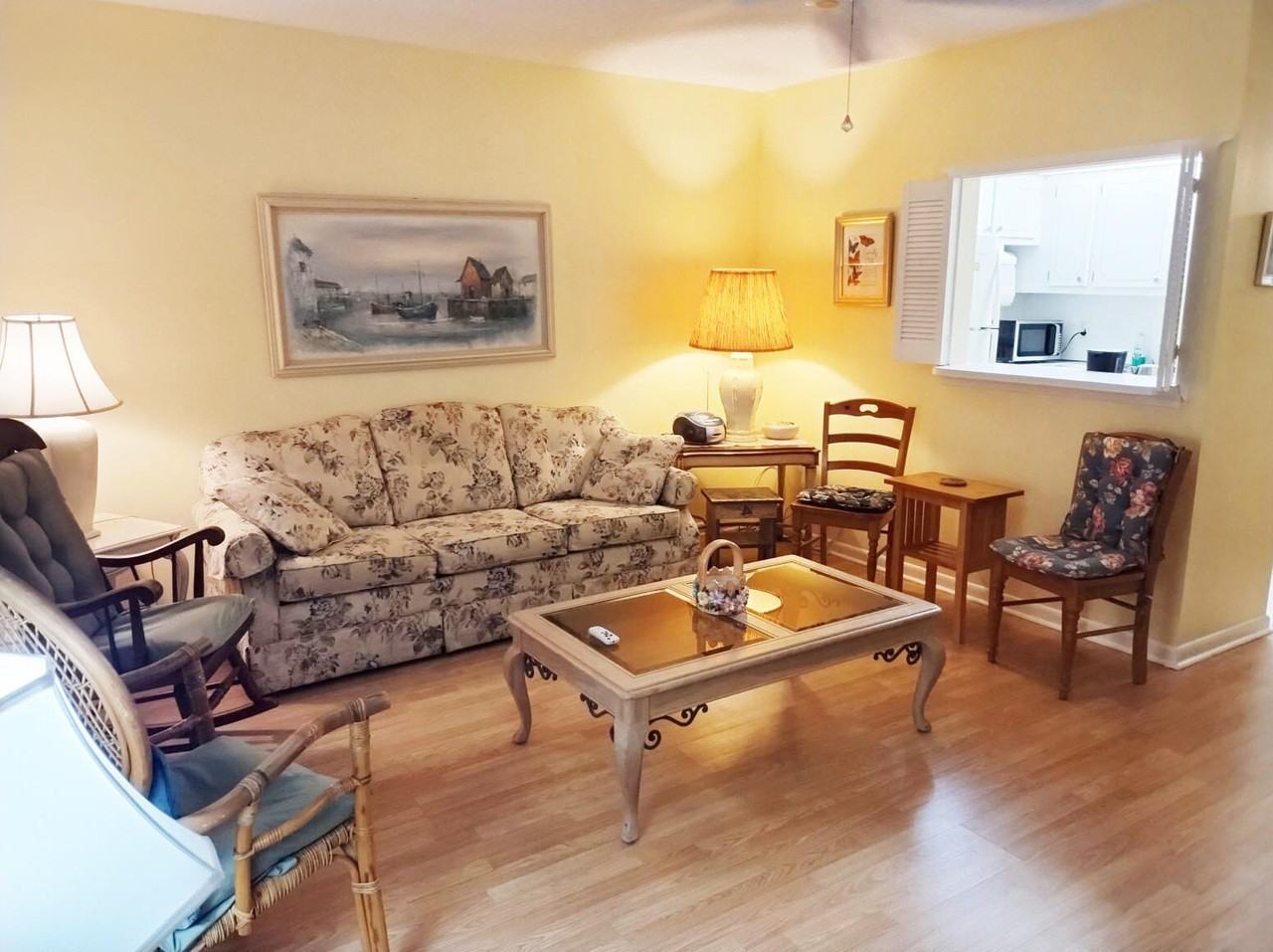 39 Harwood B - Photo 2 of 30